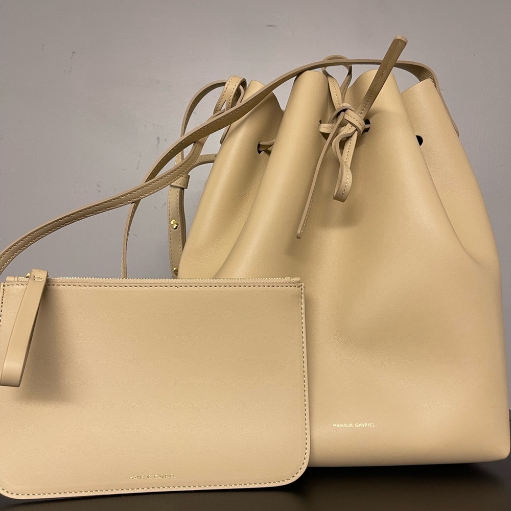 New without tags Mansur Gavriel large leather bucket bag with wallet